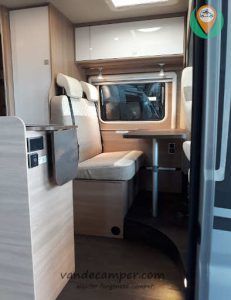 interior camper Laika de alquiler
