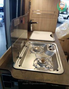 cocina y encimera furgoneta camper