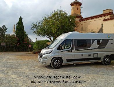 Van de Camper en Palau Novella Monasterio Budista