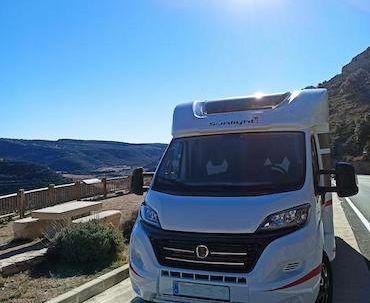 vista frontal autocaravana T69S de vandecamper
