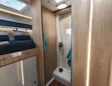 vista parcial del Baño vario de la autocaravana de alquiler de VandeCamper en Cunit Horon Fit 91XT