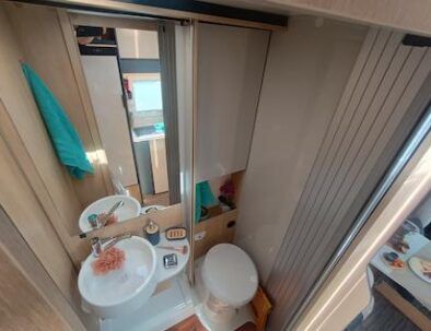 Baño vario de la autocaravana de alquiler de VandeCamper en Cunit Horon Fit 91XT