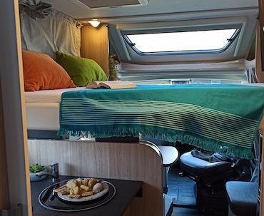 cama basculante autocaravana perfilada en venta Van de Camper